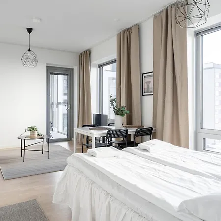 Newly Built 1br With Balcony Next To Railway Station & Downtown Apartmán Tampere